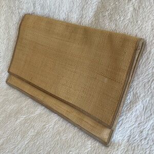 Bottega Veneta Raffia & Leather Clutch – Made in Italy 🇮🇹